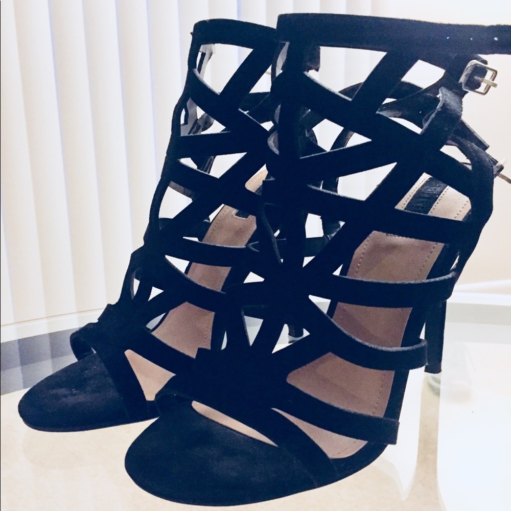 STRAPPY SEXY BLACK SUEDE HEELS: FINAL PRICE. SALE!